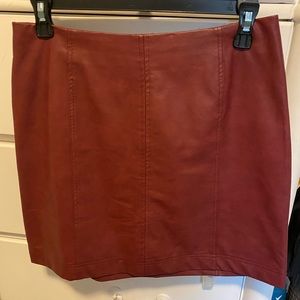 She & Sky Mini Skirt- Size Medium- Maroon